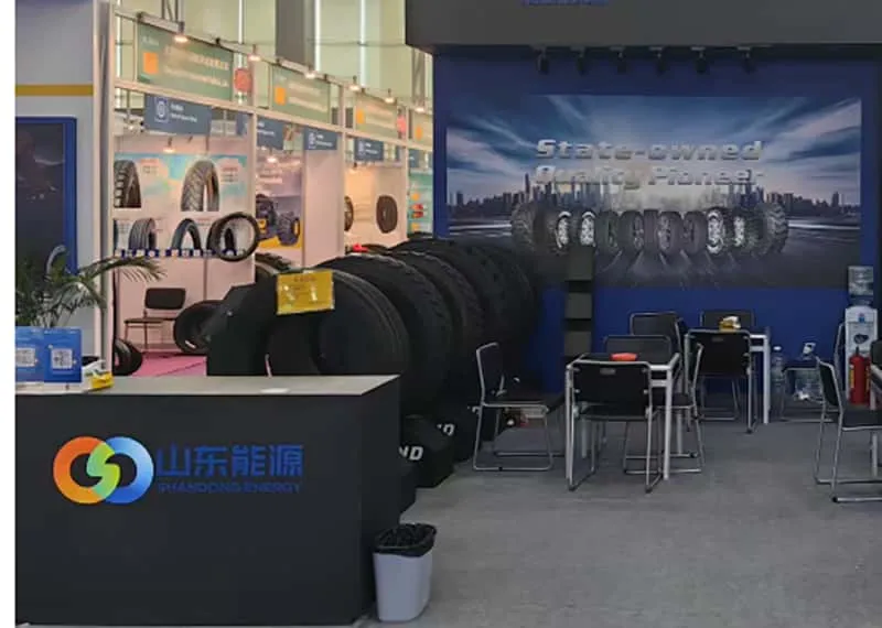 Recientemente, YEADA Tire de China se convirtió en uno de los focos de la exposición europea. En esta exposición, YEADA Tire presentó muchos de sus productos principales, incluyendo neumáticos de alto rendimiento (UHP) y neumáticos off-road.  En la exposición, los neumáticos YEADA atrajeron a muchos visitantes profesionales y compradores con su excelente rendimiento. Los neumáticos YEADA adoptan una fórmula de caucho especial y una estructura de neumático de alta resistencia, lo que no solo tiene una excelente resistencia al desgaste, sino que también extiende la vida útil. Los neumáticos UHP de YEADA se han convertido en la primera opción para los dueños de automóviles que buscan la experiencia de conducción definitiva, gracias a su excelente manejo, rendimiento silencioso y resistencia al desgaste.  Según una persona encargada de la introducción de YEADA轮胎："Nos hemos comprometido a proporcionar a los usuarios soluciones de neumáticos de alta calidad y alto rendimiento.通过在研究与开发领域持续投资以优化产品性能，这里展出的产品经过了严格测试和市场验证，能够满足不同客户的不同需求。未来，我们将继续加大创新力度，提升品牌国际影响力。”  参加国际车展是YEADA轮胎扩大国际市场的重要的一步，也是该品牌在全球汽车轮胎领域的重要一步。相信未来YEADA轮胎凭借其卓越的产品质量，将在国际市场上取得更好的成绩。Los productos exhibidos aquí han pasado pruebas rigurosas y verificación de mercado, y pueden satisfacer las diversas necesidades de diferentes clientes. En el futuro, continuaremos aumentar nuestros esfuerzos por innovar para mejorar la influencia internacional de la marca."  Esta aparición en el Salón Internacional del Automóvil es un paso importante para que YEADA Tire expanda su mercado internacional, y también marca un paso sólido para la marca en el campo de neumáticos para automóviles en todo el mundo. Se espera que en el futuro, los neumáticos YEADA logren aún mejores resultados en el mercado internacional, gracias a su excelente calidad de productos.Los productos exhibidos aquí han pasado por pruebas rigurosas y verificación de mercado, y pueden satisfacer las diversas necesidades de diferentes clientes. En el futuro, continuaremos aumentando nuestros esfuerzos por la innovación para mejorar la influencia internacional de la marca."  Esta aparición en el Salón Internacional de la Automoción es un paso importante para que YEADA Tire expanda su mercado internacional, y también marca un paso sólido para la marca en el campo de los neumáticos para coches en todo el mundo. Se espera que en el futuro, los neumáticos YEADA logren aún mejores resultados en el mercado internacional, gracias a su excelente calidad de productos.La aparición de YEADA Tires en el International Auto Show es un paso importante para expandir su mercado internacional y también marca un paso sólido para la marca en el campo de los neumáticos globales para coches. Se espera que en el futuro, los neumáticos YEADA logren aún mejores resultados en el mercado internacional, gracias a la excelente calidad de sus productos.La aparición de YEADA Tires en el International Auto Show es un paso importante para expandir su mercado internacional y también marca un paso sólido para la marca en el campo de neumáticos para automóviles globales. Se espera que en el futuro, los neumáticos YEADA logren aún mejores resultados en el mercado internacional, gracias a su excelente calidad de producto.